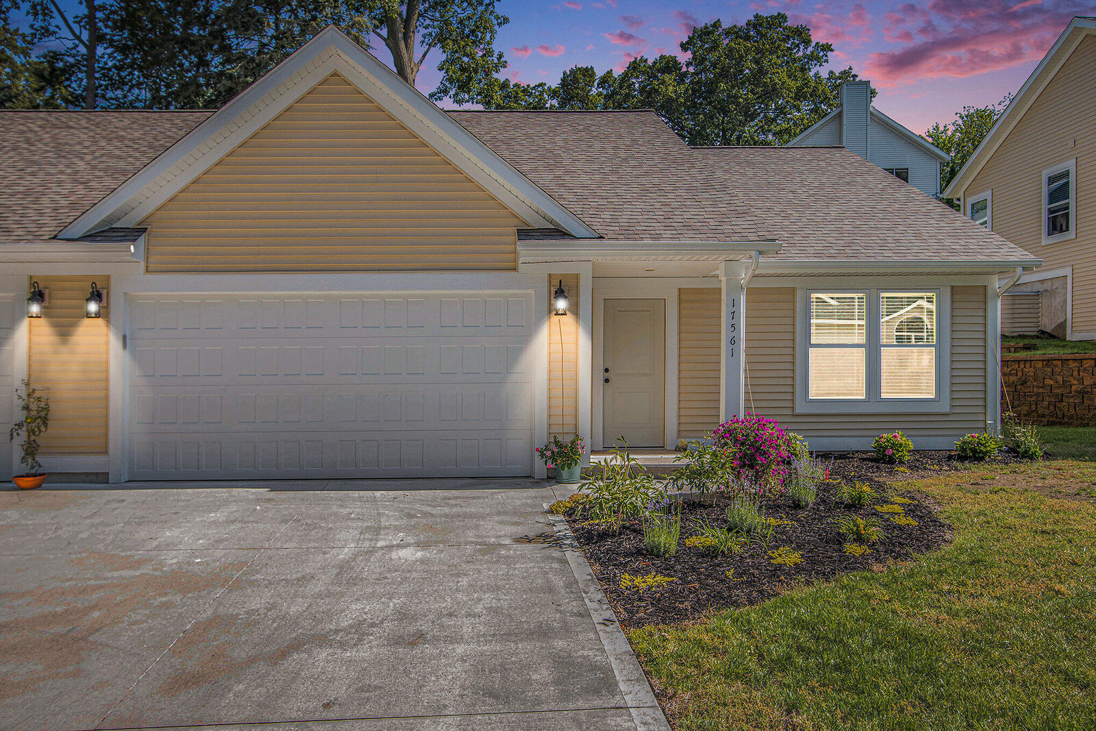 Property Photo:  17561 Beechwood Lane Lane  MI 49456 