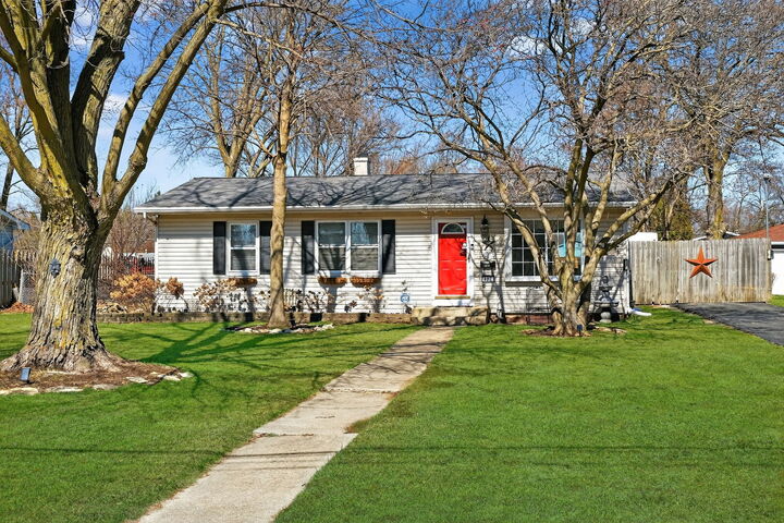 Property Photo:  407 Butterfield Road  IL 60542 