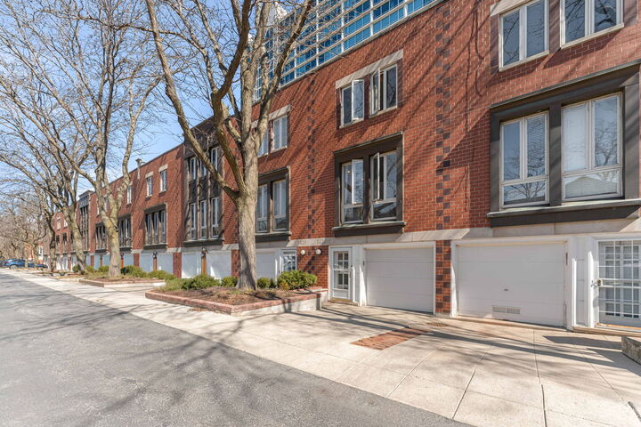 Property Photo:  1422 S State Street  IL 60605 