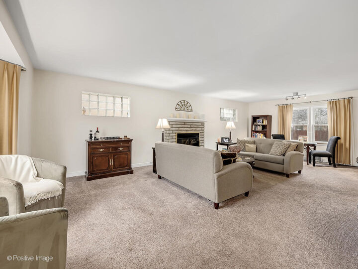 Property Photo:  821 N Catherine Avenue  IL 60526 