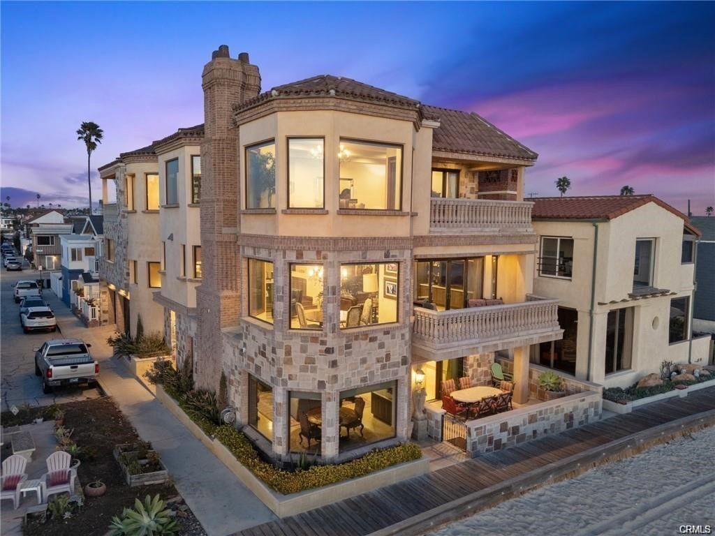 Property Photo: 2 60th Place CA 90803