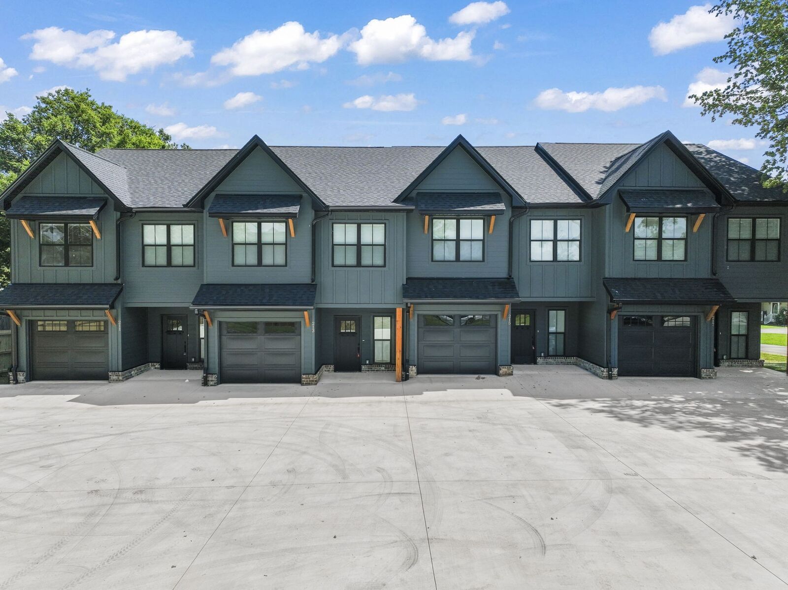 Property Photo:  211 S Porter St  TN 37398 