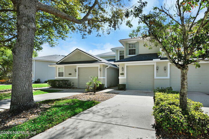 Property Photo: 3727 Creswick Circle B FL 32065