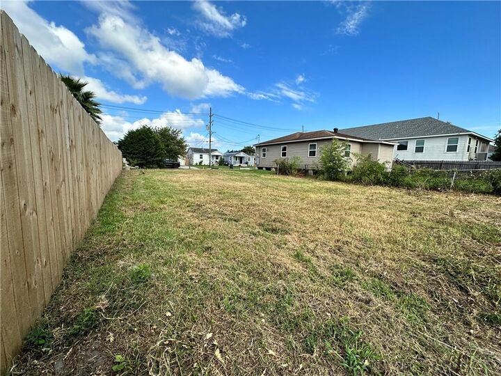 Property Photo:  6017 Warrington Drive  LA 70122 