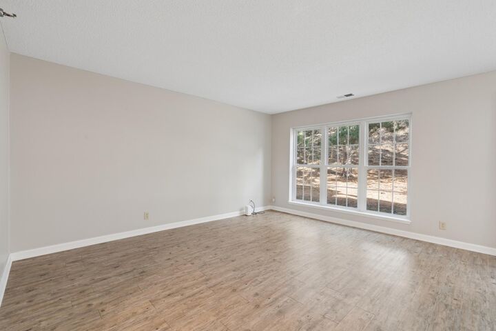 Property Photo:  5980 Chasewood Parkway 102  MN 55343 
