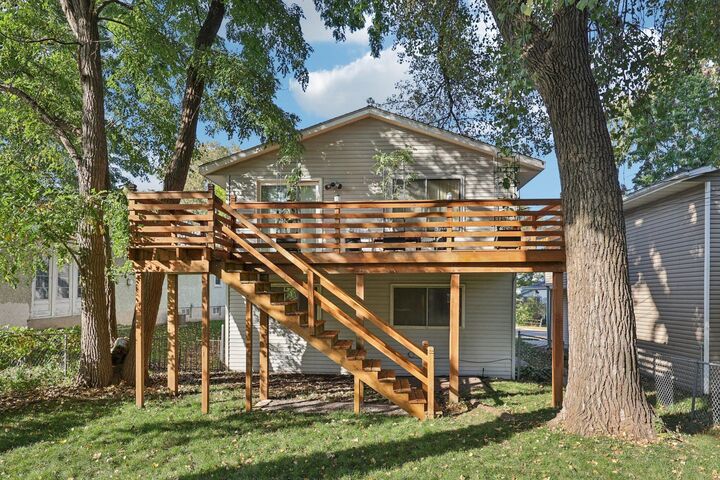 Property Photo:  302 Sidney Street E  MN 55107 