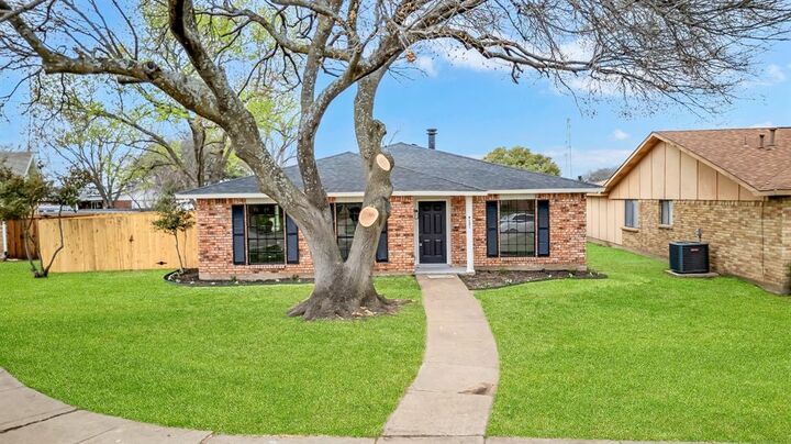 Property Photo: 9131 High Plain Lane TX 75249