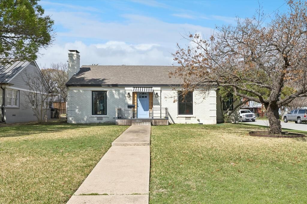 Property Photo:  3600 Westcliff Road S  TX 76109 