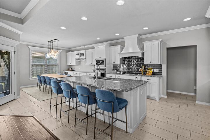 Property Photo:  801 Bellmara Circle  AR 72718 