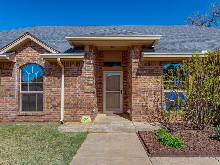 Property Photo:  5888 Timberland Crossing  OK 73044 