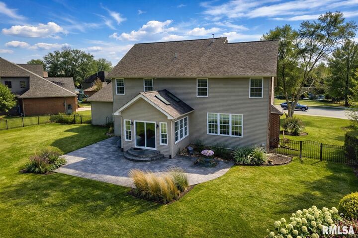 Property Photo:  5807 W Ivybridge Place  IL 61615 