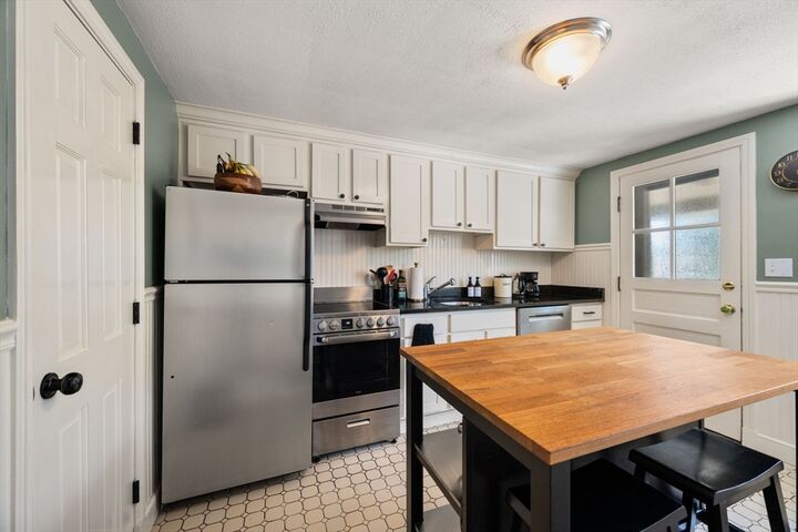 Property Photo: 34 Gill Rd 4 MA 02453