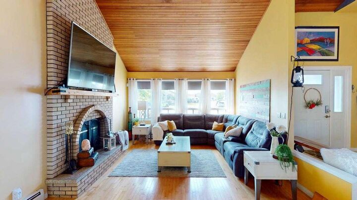 Property Photo: 185 Oaks Bay AB T9K 1P9