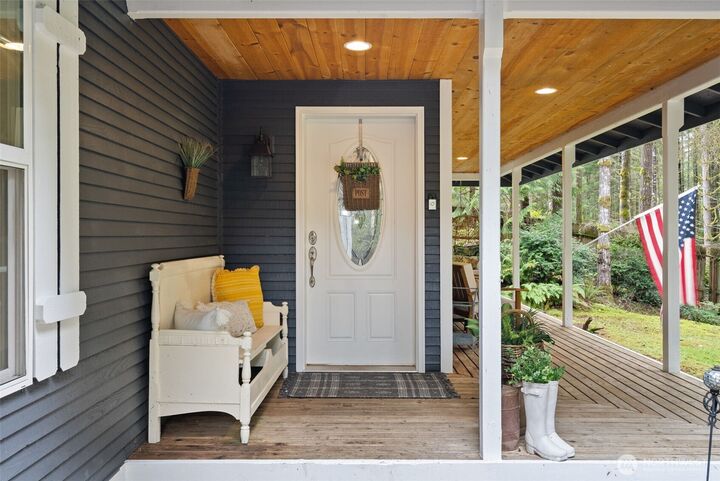 Property Photo: 7451 Ebbert Drive SE WA 98367