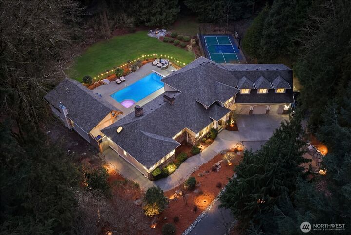 Property Photo:  21219 SE 39th Street  WA 98075 