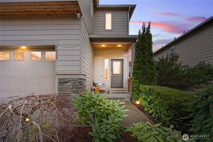 Property Photo:  5531  Douglas Avenue SE  WA 98092 