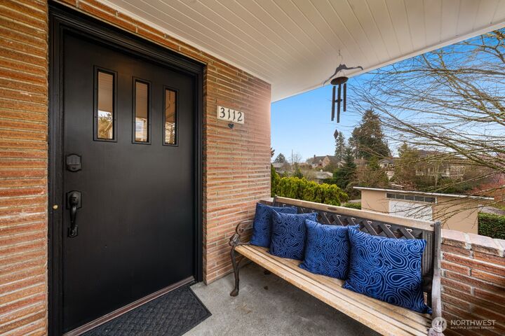 Property Photo:  3112 W Mansell Street  WA 98199 