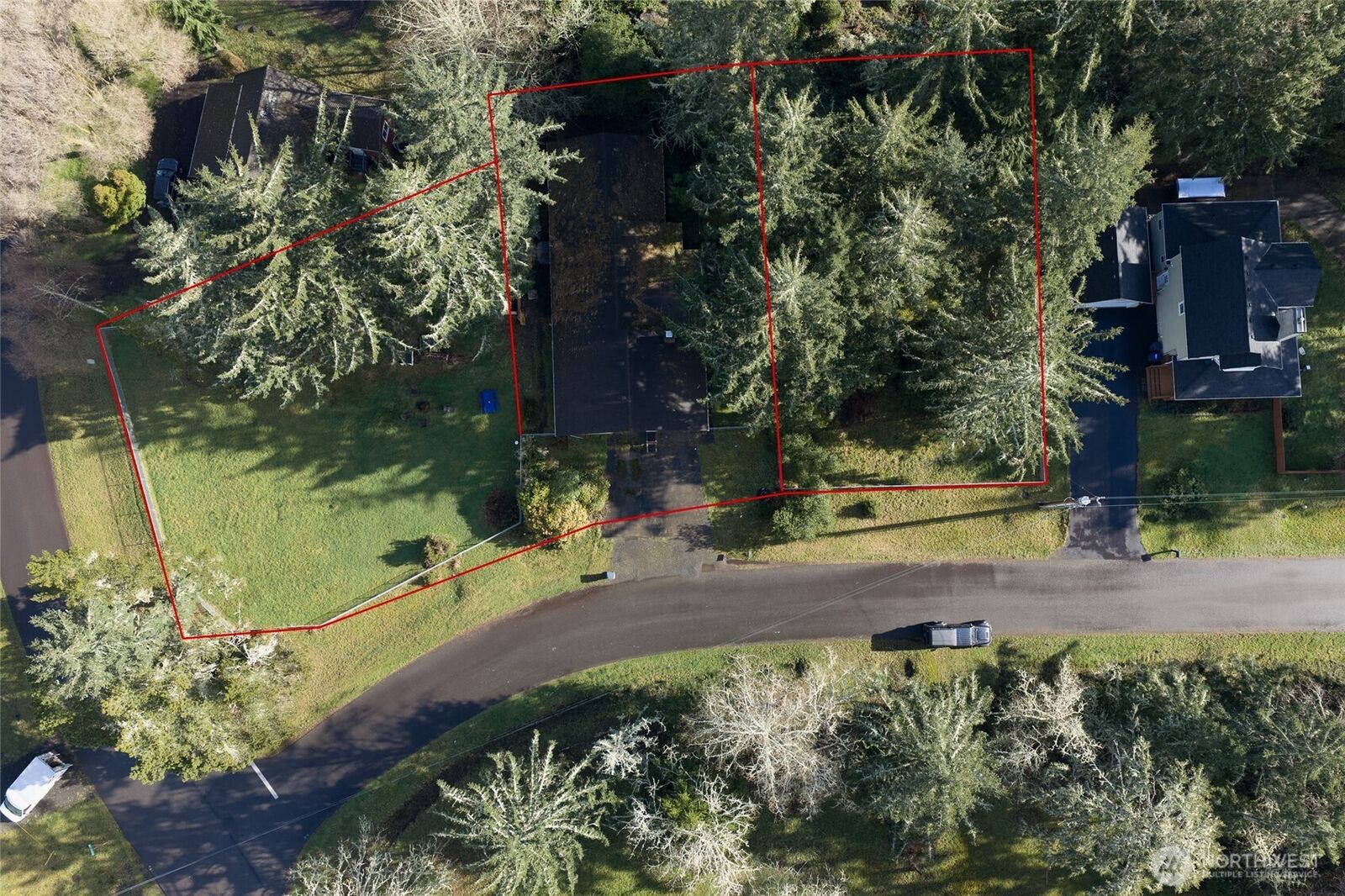 Property Photo:  810  Discovery Avenue SE  WA 98569 