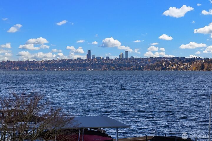 Property Photo:  1621  10th Street W  WA 98033 