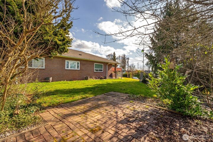 Property Photo: 1428 SW Grandview Avenue WA 98532