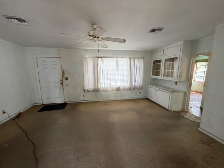 Property Photo:  814 36th  FL 33407 