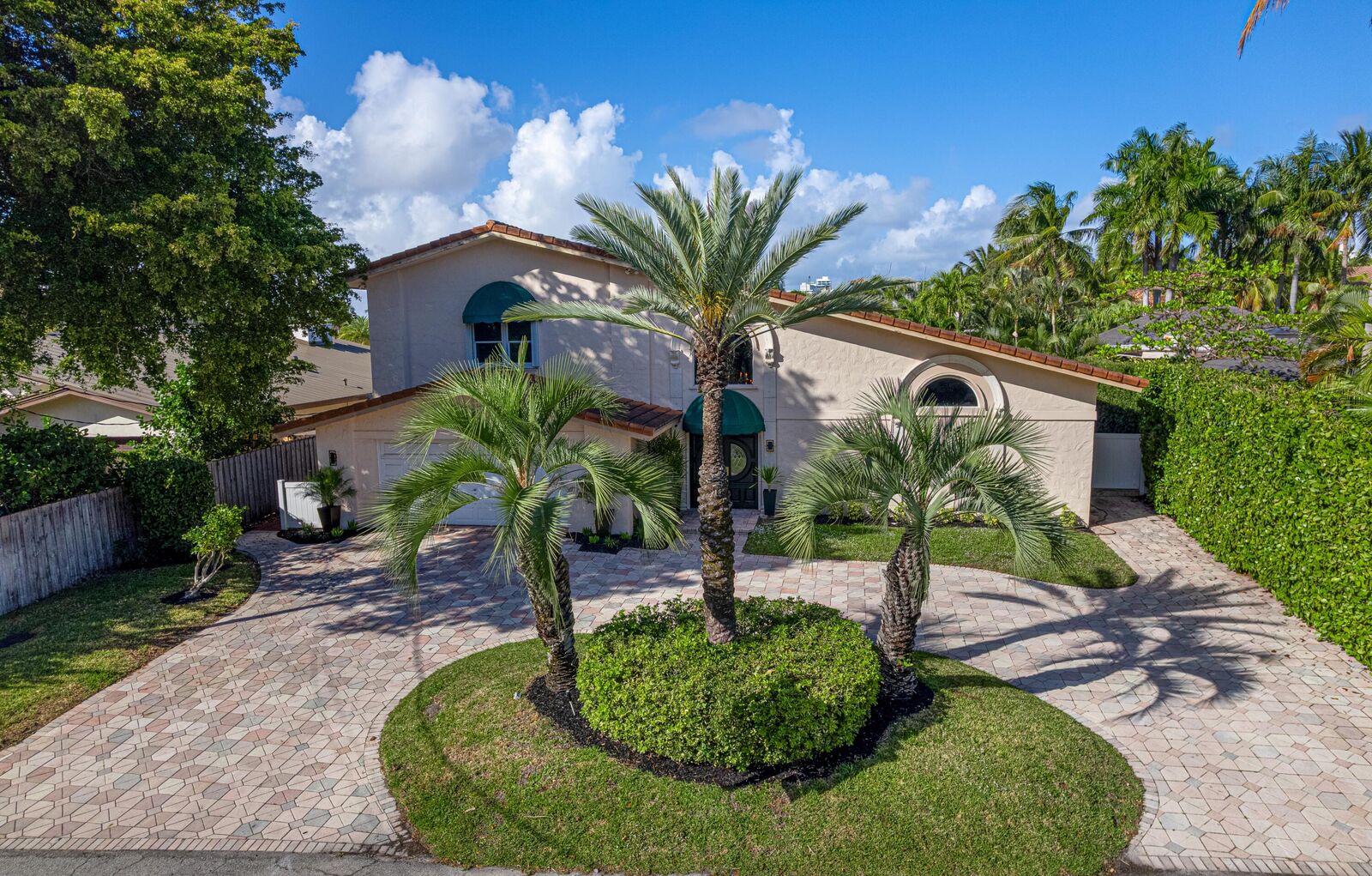 Property Photo: 2519 Barcelona Drive FL 33301