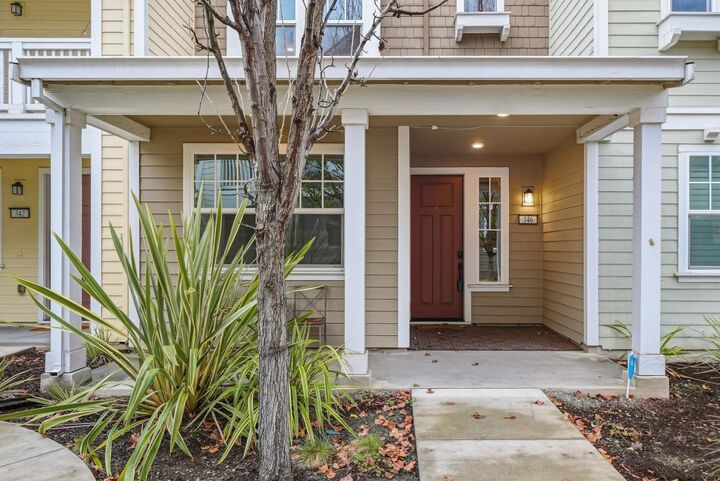 Property Photo:  346 Circuit Way  CA 94043 