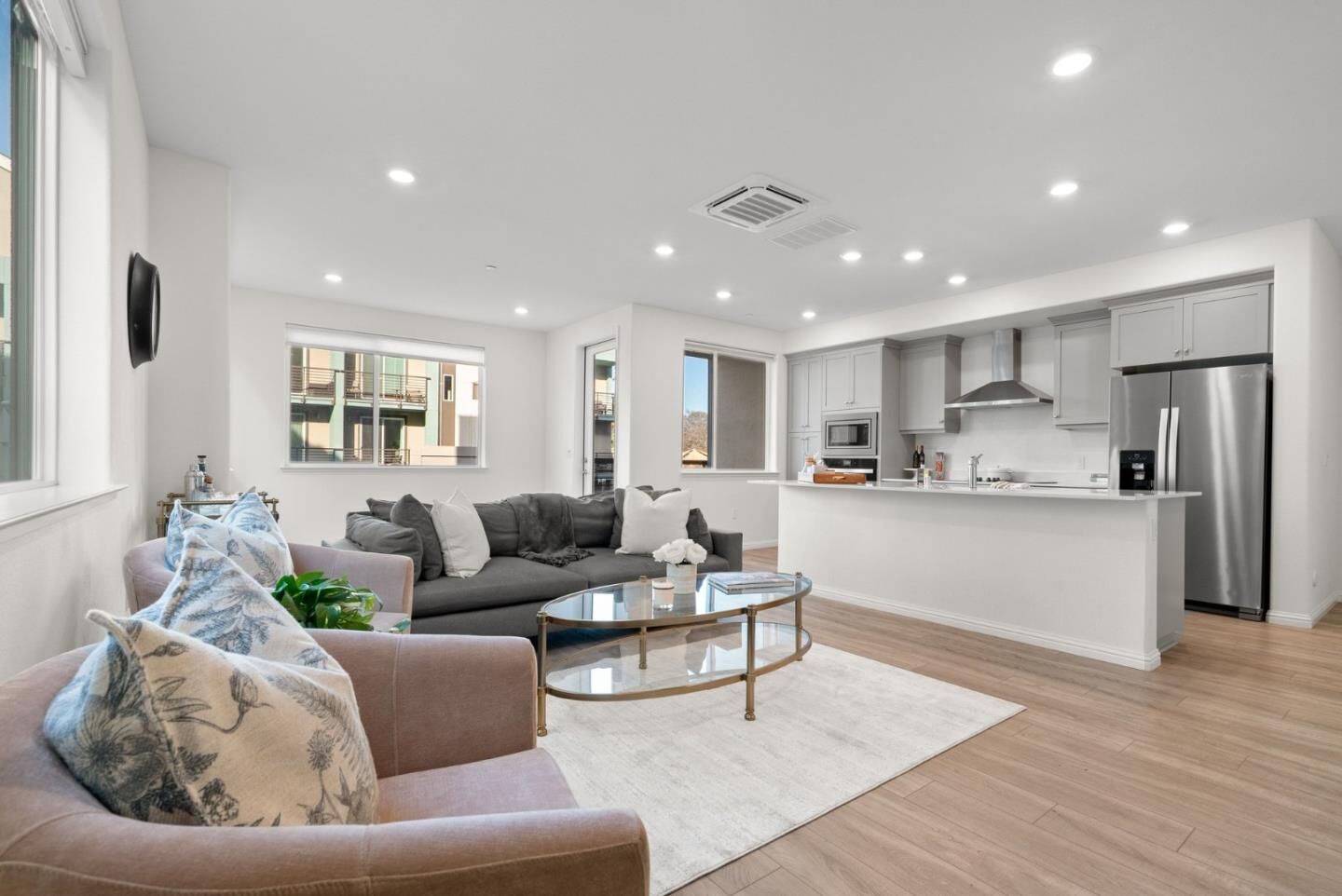 Property Photo: 3208 Mallard Court 201 CA 95117