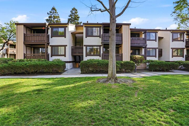 Property Photo:  765 San Antonio Road 48  CA 94303 