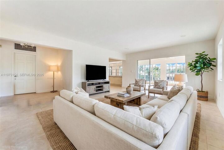 Property Photo:  1265 S Alhambra Cir B  FL 33146 