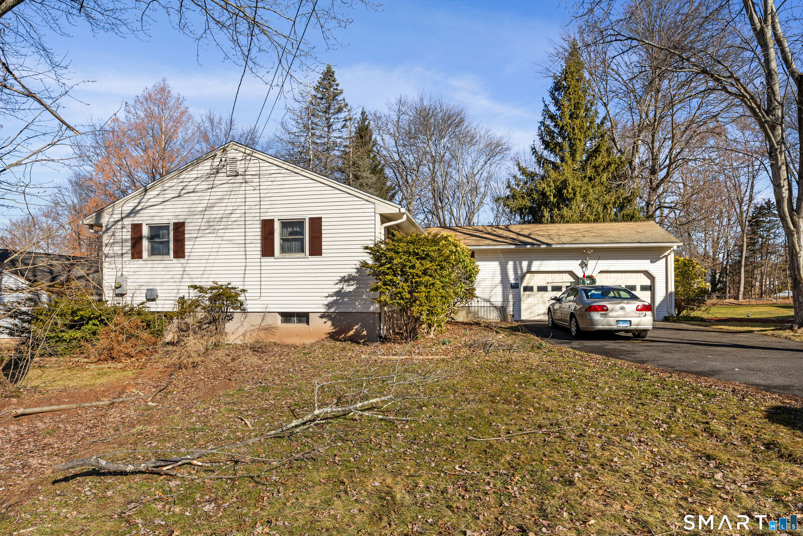 Property Photo: 24 Old Musket Drive CT 06111