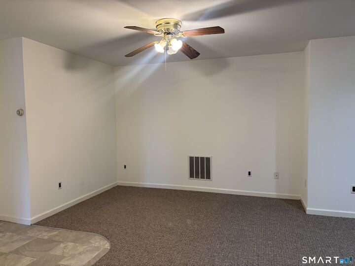 Property Photo: 10 Collins Street 10-D CT 06514