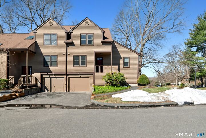 Property Photo:  4 Rolling Ridge Road 4  CT 06468 