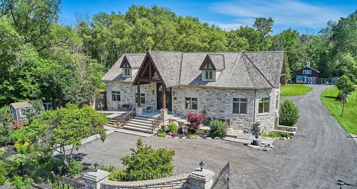 Photo de la propriété:  2733 Taunton Road  ON L1C 7B1 