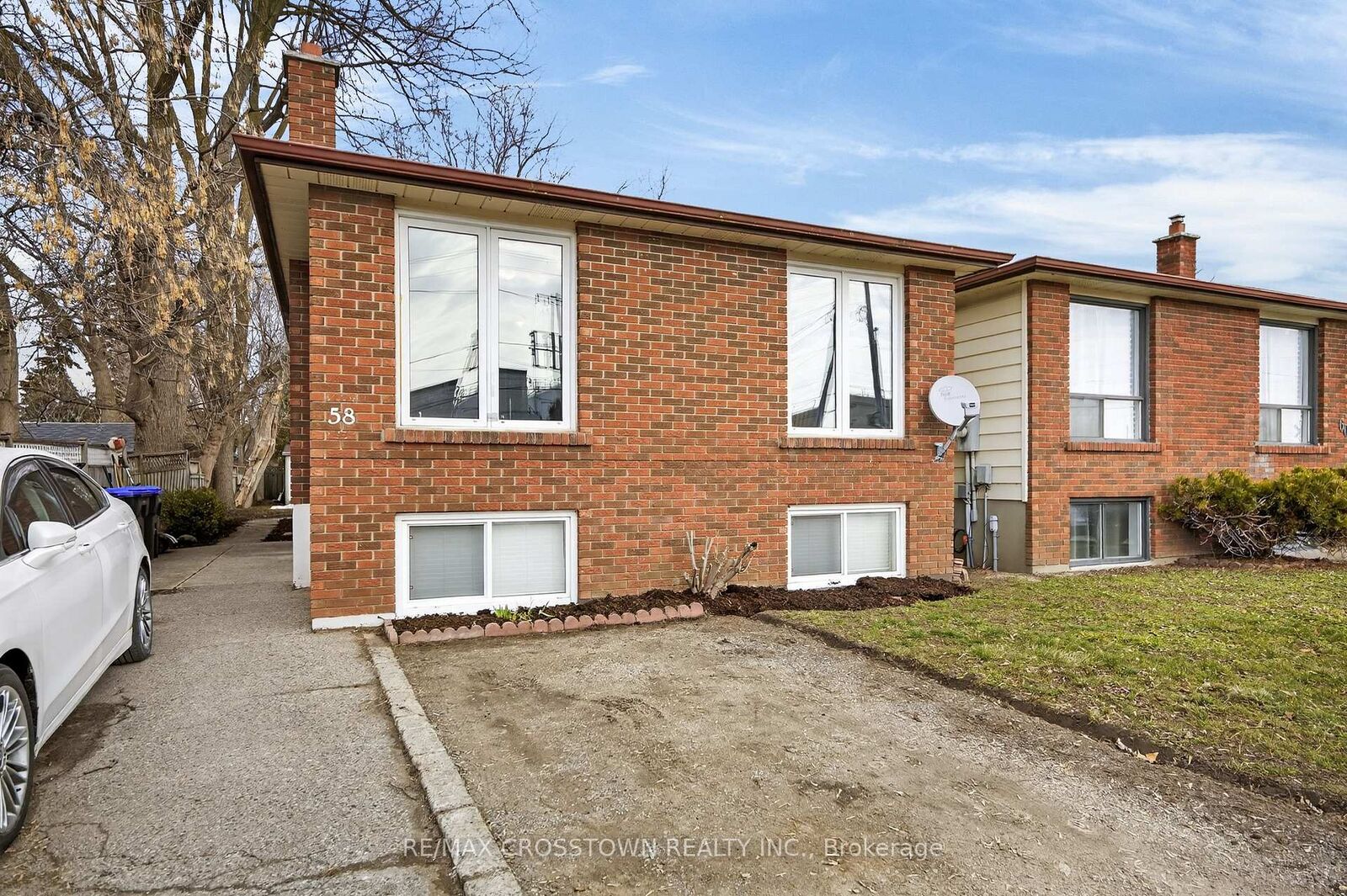 Property Photo: 58 Albert Street E ON L9R 1E9
