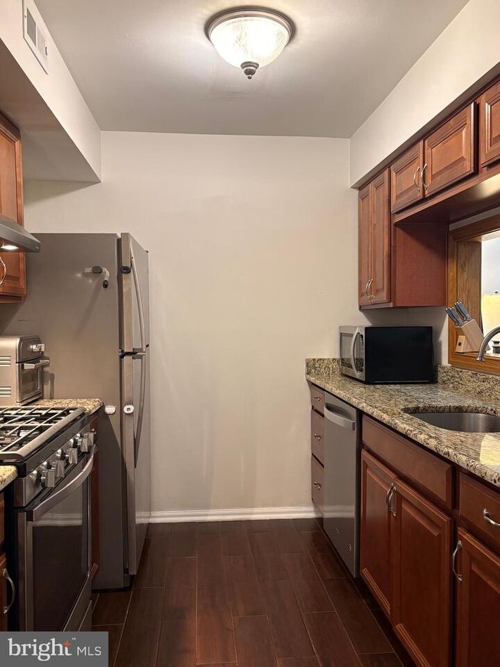 Property Photo:  339 Georgia Court  NJ 08080 