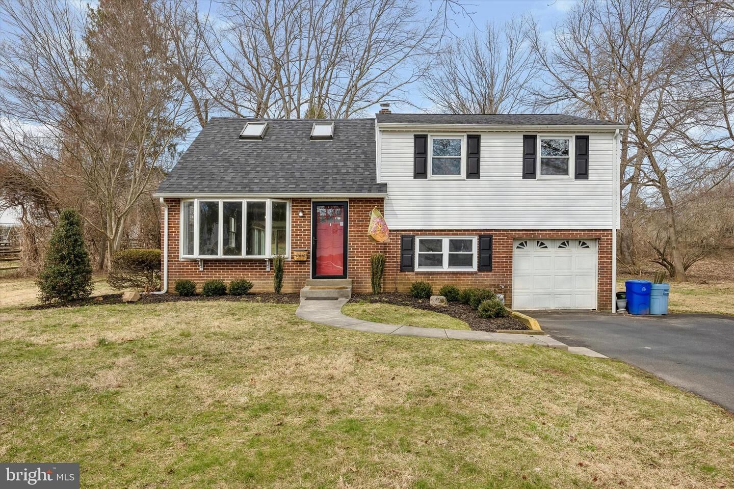 Property Photo: 203 Spruce Road PA 19031