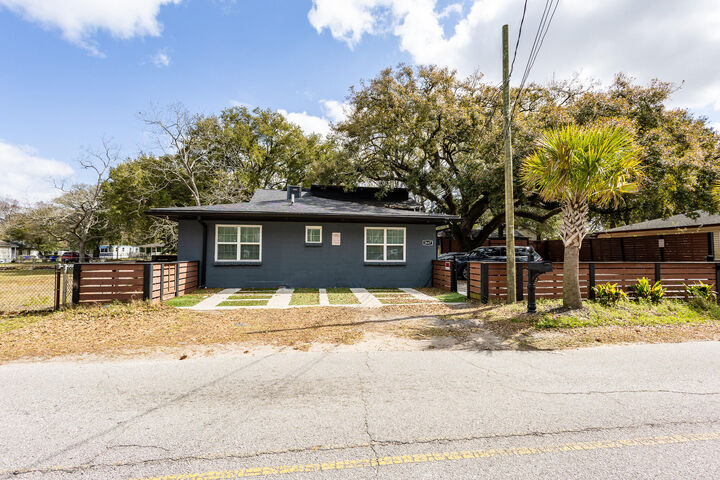 Property Photo:  2647 Bonds Avenue  SC 29405 