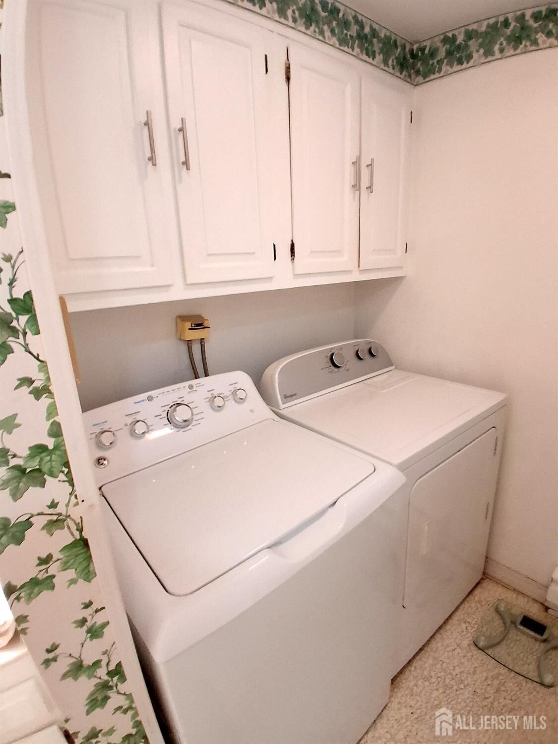 Property Photo:  252 Mystic Lane B  NJ 08831 