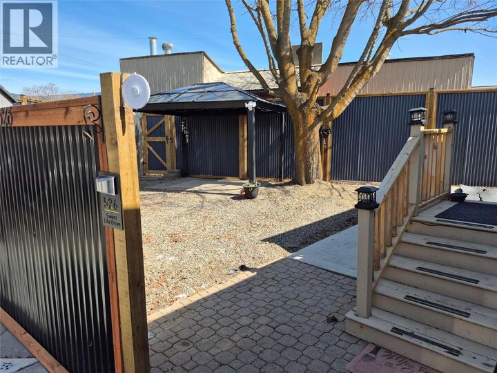 Property Photo:  415 Commonwealth Road 526  BC V4V 1P4 