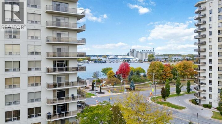 Property Photo:  350 Front Street North 401  ON N7T 1A0 