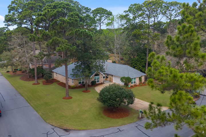 Property Photo: 34 Southwind Court FL 32578