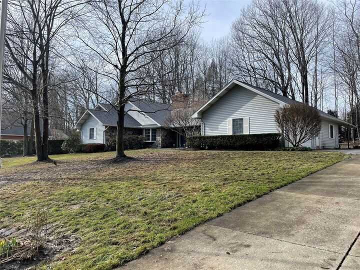 Property Photo:  4254 Prestwick Drive  PA 16506 