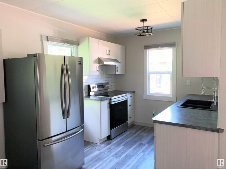 Property Photo: 1270 47436 RR 15 AB T0C 2P0