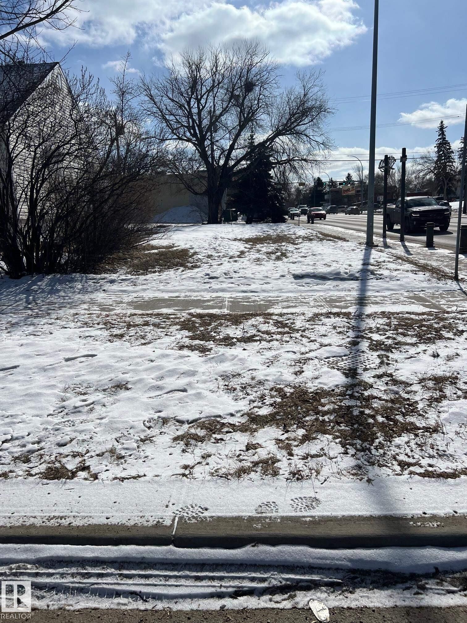 Property Photo:  8915 99 Street NW  AB T6E 2T2 