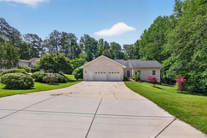Property Photo:  8993 Dornoch Circle  GA 30187 