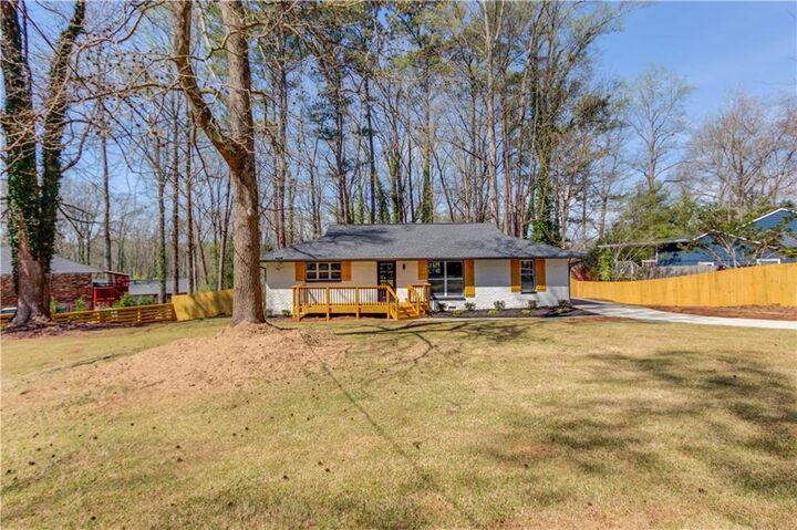 Property Photo:  207 Cedar Way SE  GA 30060 