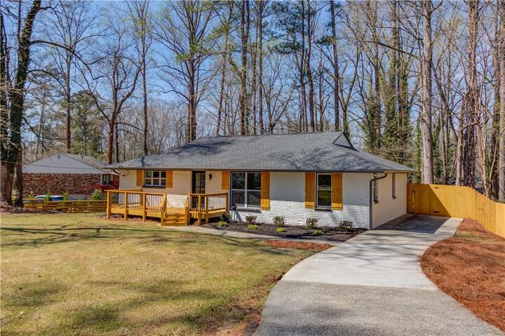 Property Photo:  207 Cedar Way SE  GA 30060 
