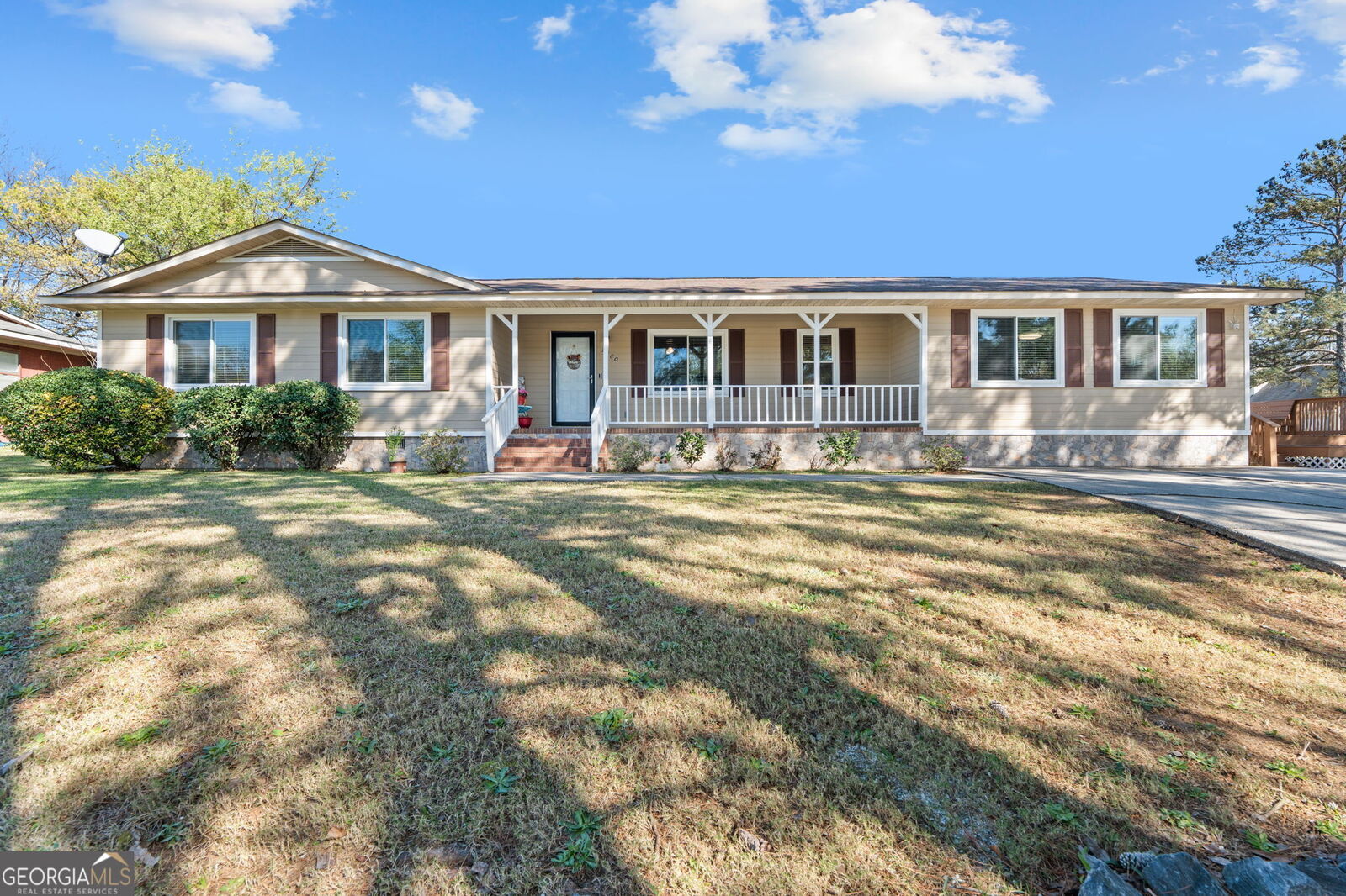 Property Photo:  3980 W Oak Drive  GA 31210 