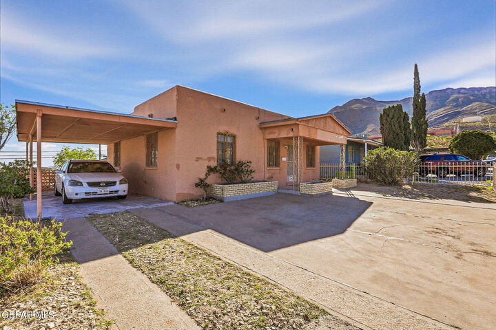 Property Photo: 2528 McKinley Avenue TX 79930